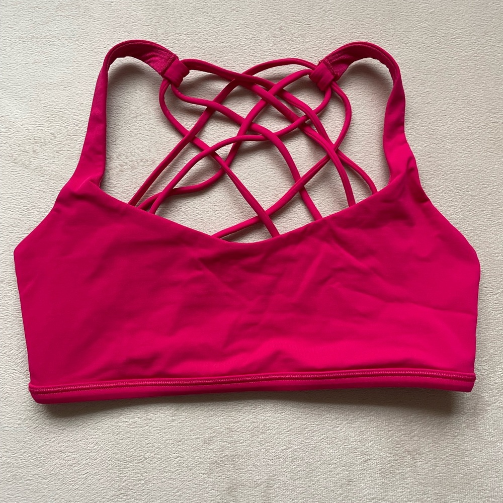 Lululemon Free to Be Wild Bra Sz 6 Hot Pink